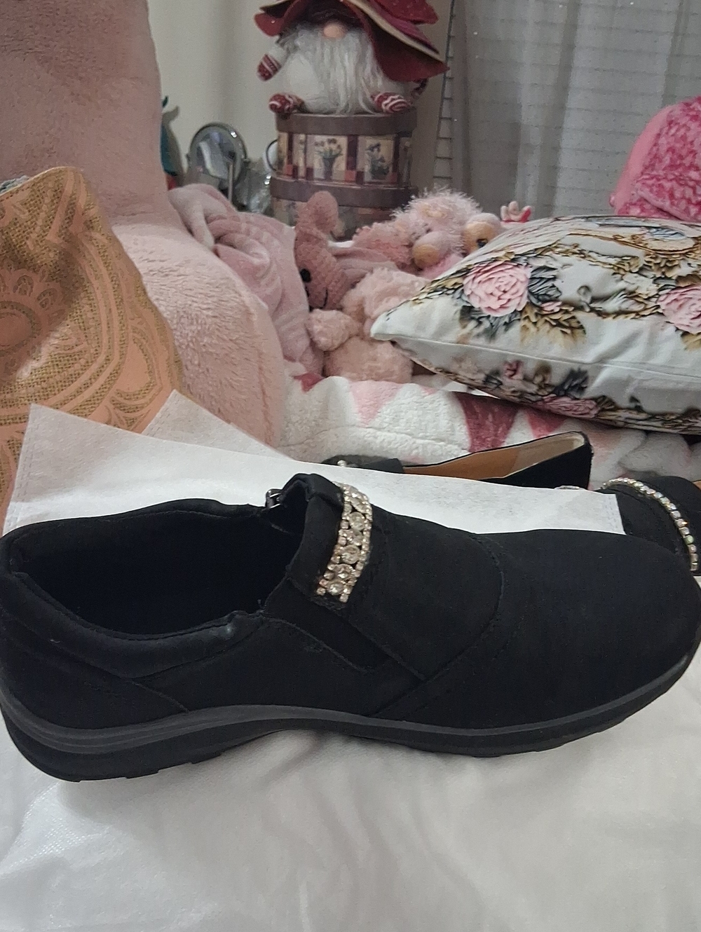Beartrap Black Sz 8.5 Slip-On Women's Sneakers with Rhinestone Accent